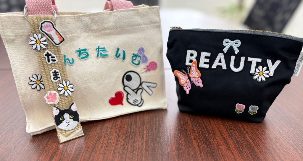 小物ポシェットにワッペンをつけた見本バッグ画像