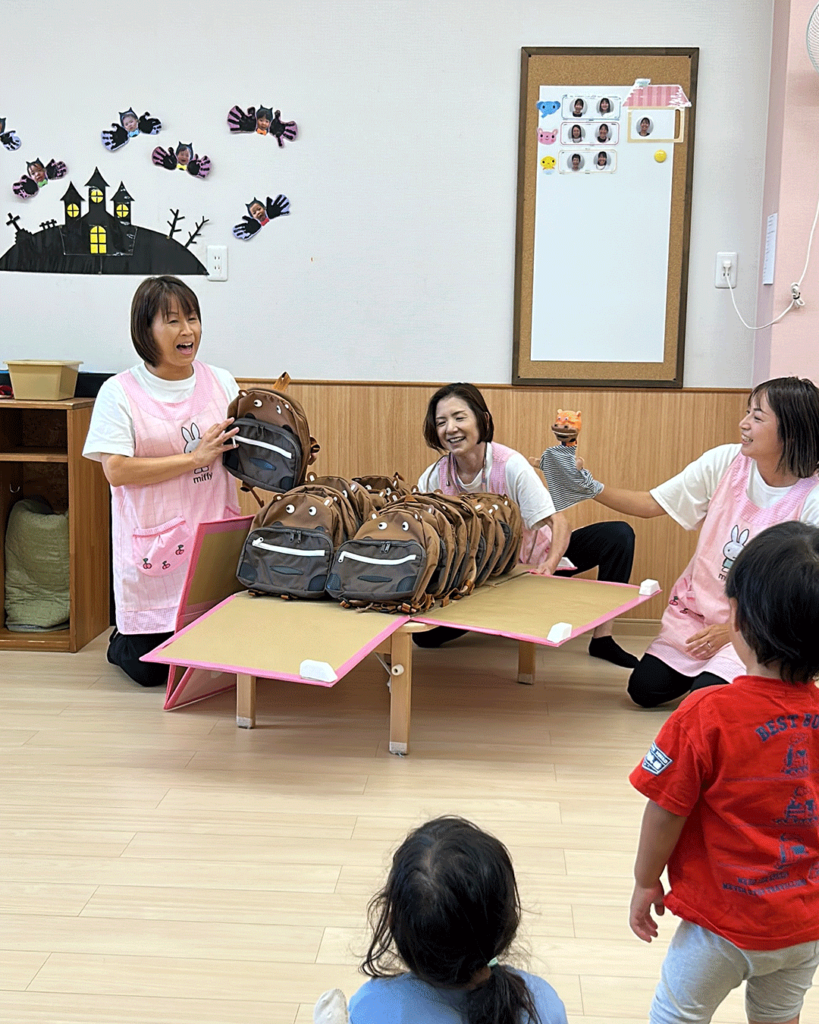 保育園キャラクター『カバだで』p理事なるリュックサック